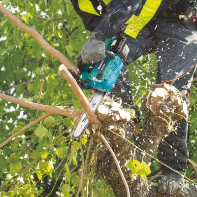 Akumulatora ķēdes zāģis MAKITA DUC254CZ