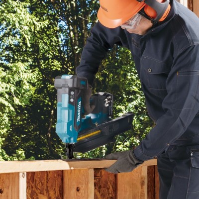 Akumuliatorinė viniakalė MAKITA 18V 21  50-90mm